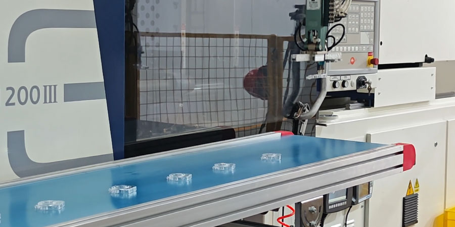 plastic injection molding factory 4