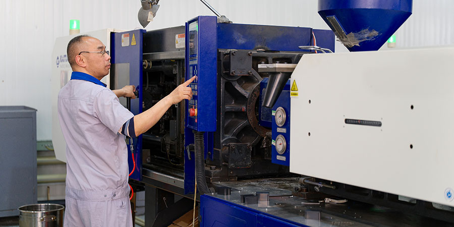 plastic injection molding factory 7